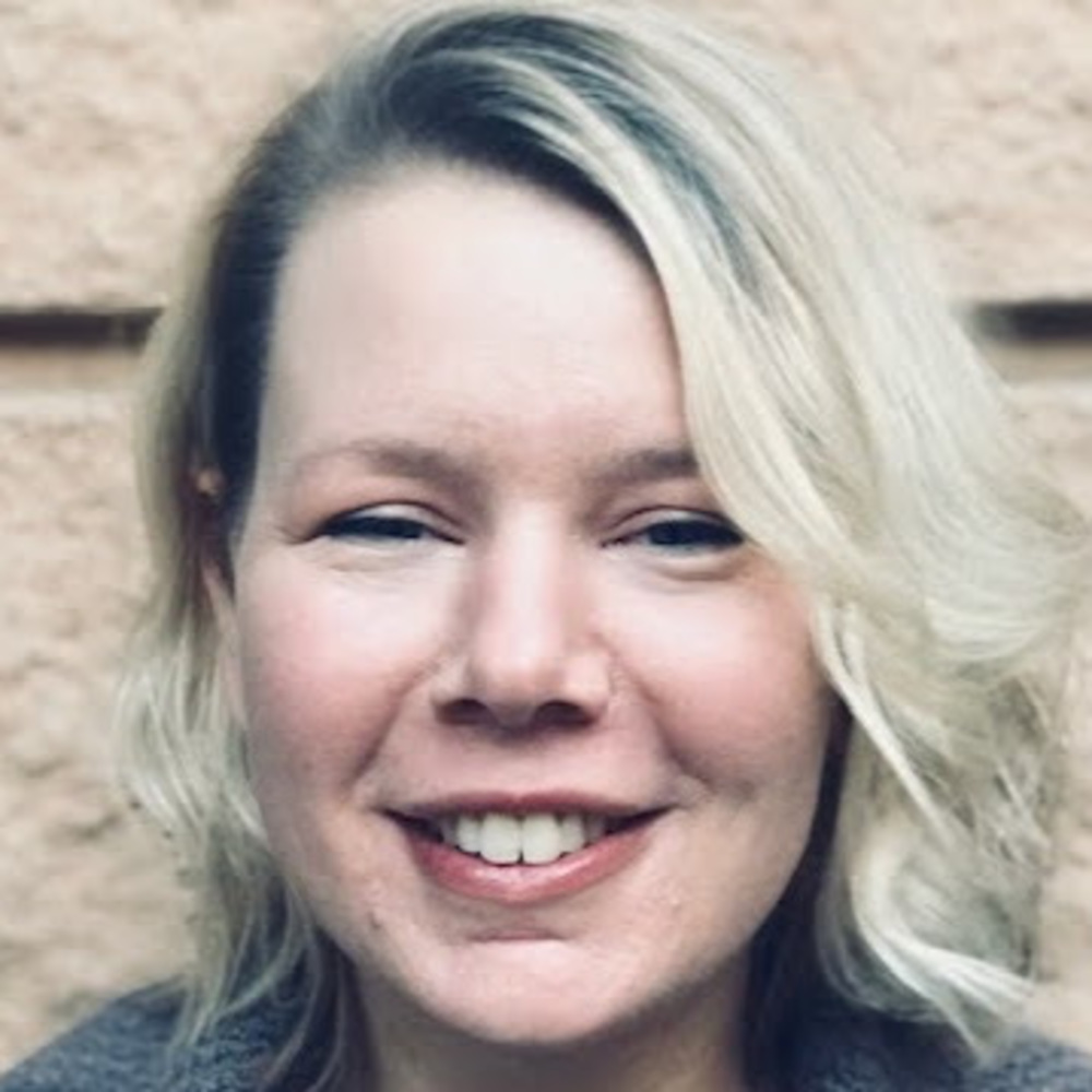 Meet your Posher, Julia